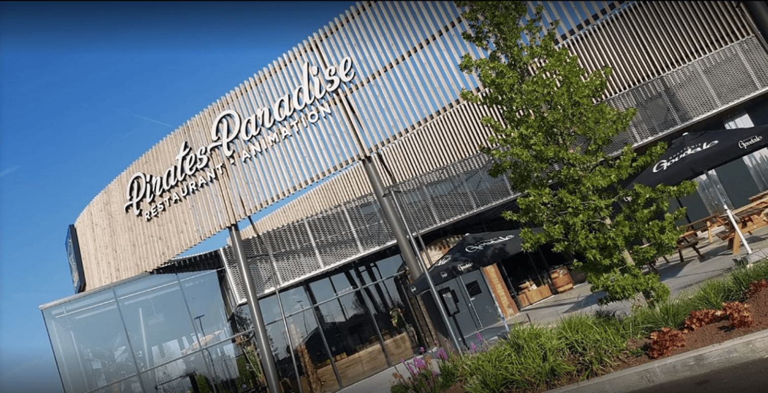 Pirates Paradise façade